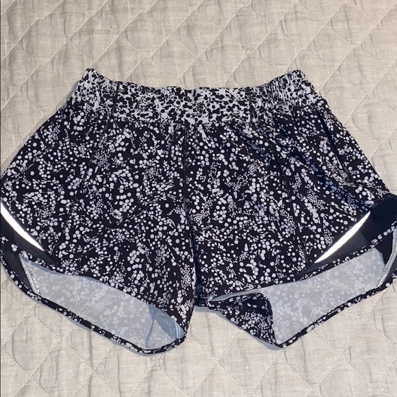 lululemon athletica Pants - Lululemon Hotty Totty Long Short